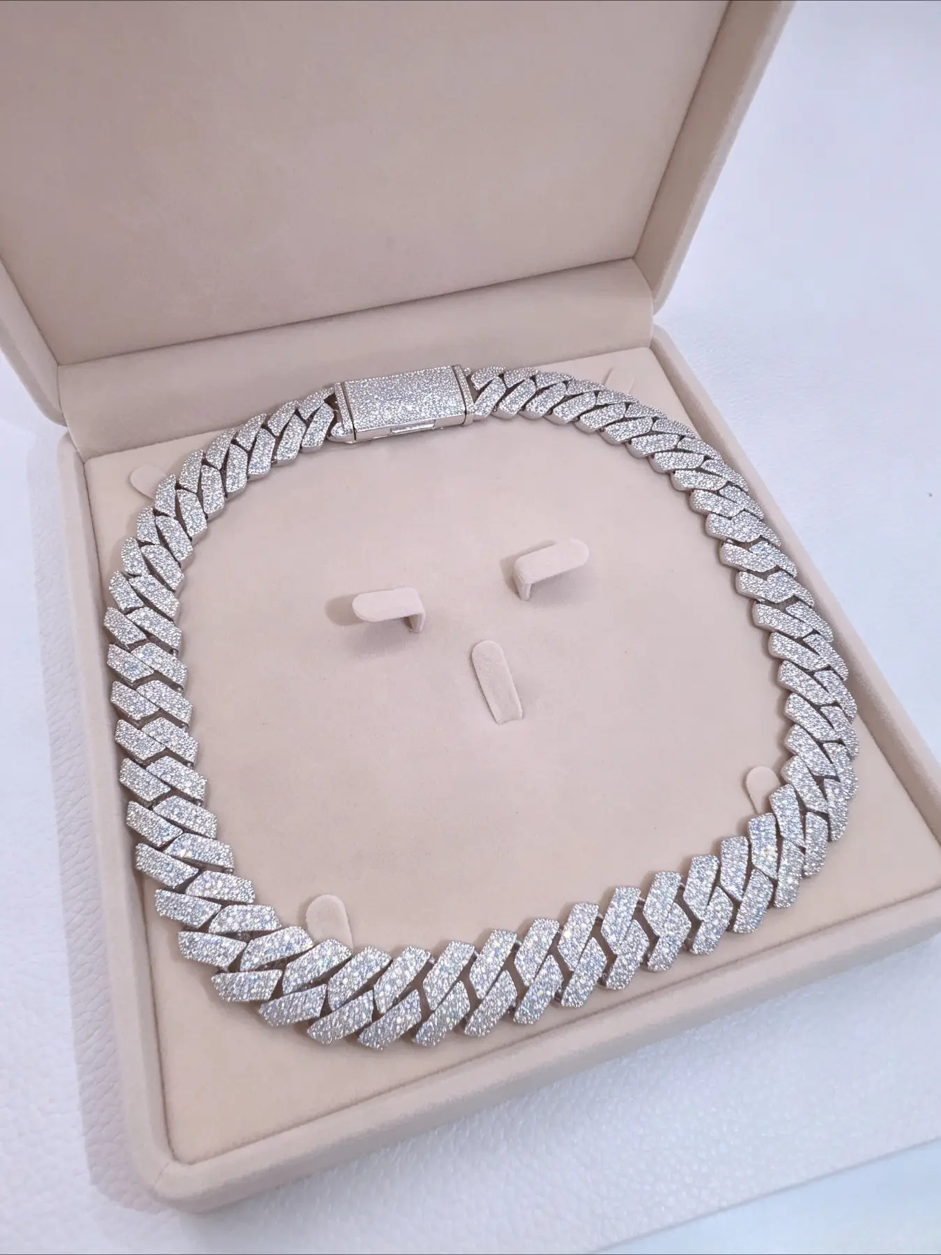 Cuban chain necklace, Cuban Link Jewelry, diamond-set 4 rows of 20mm Cuban chain, electroplated gold-plated craftsmanship, texture, classic version, hip-hop atmosphere, men's personalized jewelry, anniversary gifts, Cuban Necklaces