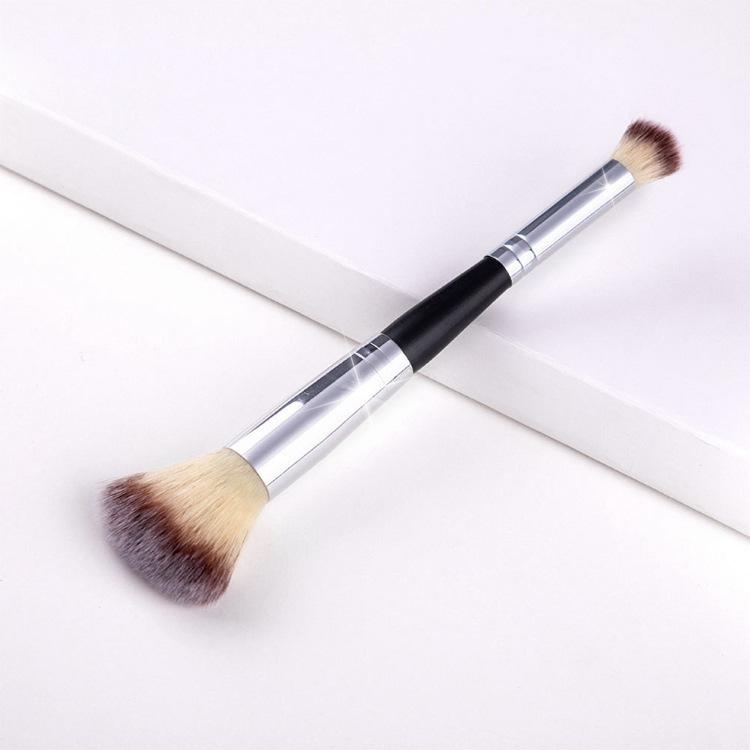 Double-ended foundation brush, concealer brush, soft-bristled makeup brush, loose powder brush, blush brush, beauty tool