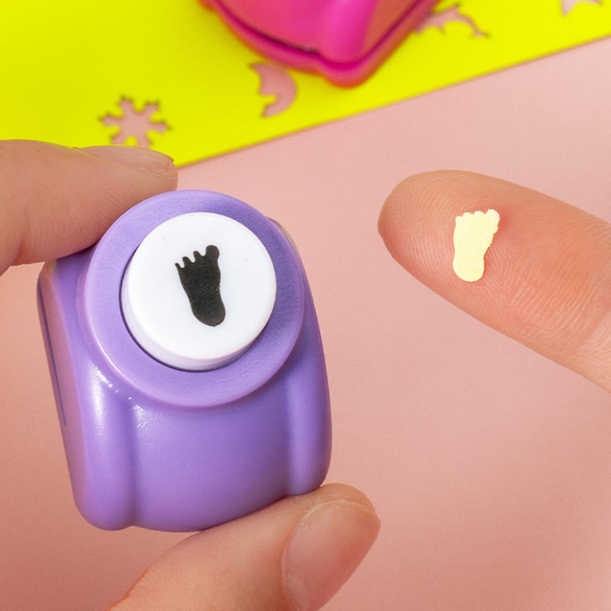 4 models, each with 10 small embossing tools, simple embossing tool, multiple patterns, ABS case, DIY embossing greeting cards, notes, hand copied newspapers, photo albums, decorative paintings other gift embossing tools