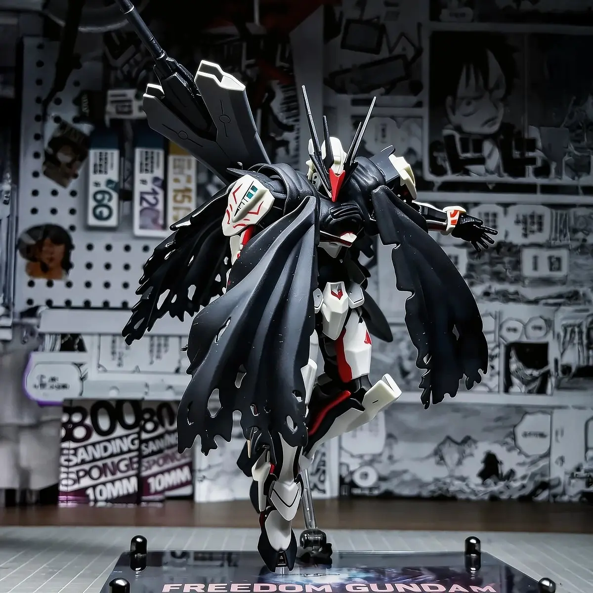 King Heresy DIY Collectible Action Figure Mecha Building Kit, 1/144 Scale Model, Includes Cape, Giant Sword, Stand, Creative Toy for Boys, Educational Gift