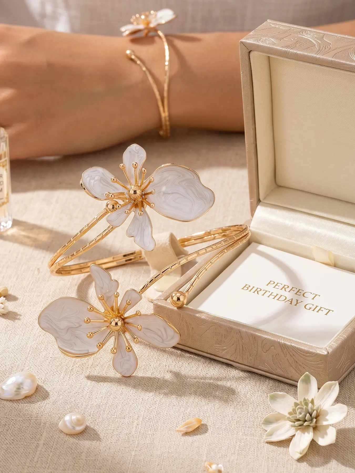 Elegant Floral Open Cuff Bangle, Adjustable Size Bracelet, All-Match Jewelry for Women & Teen Girls, Delicate Summer Wrist Accessories, Ideal Birthday Present, Trendy Fashion Wrist Ornaments, Bracelets Bangles