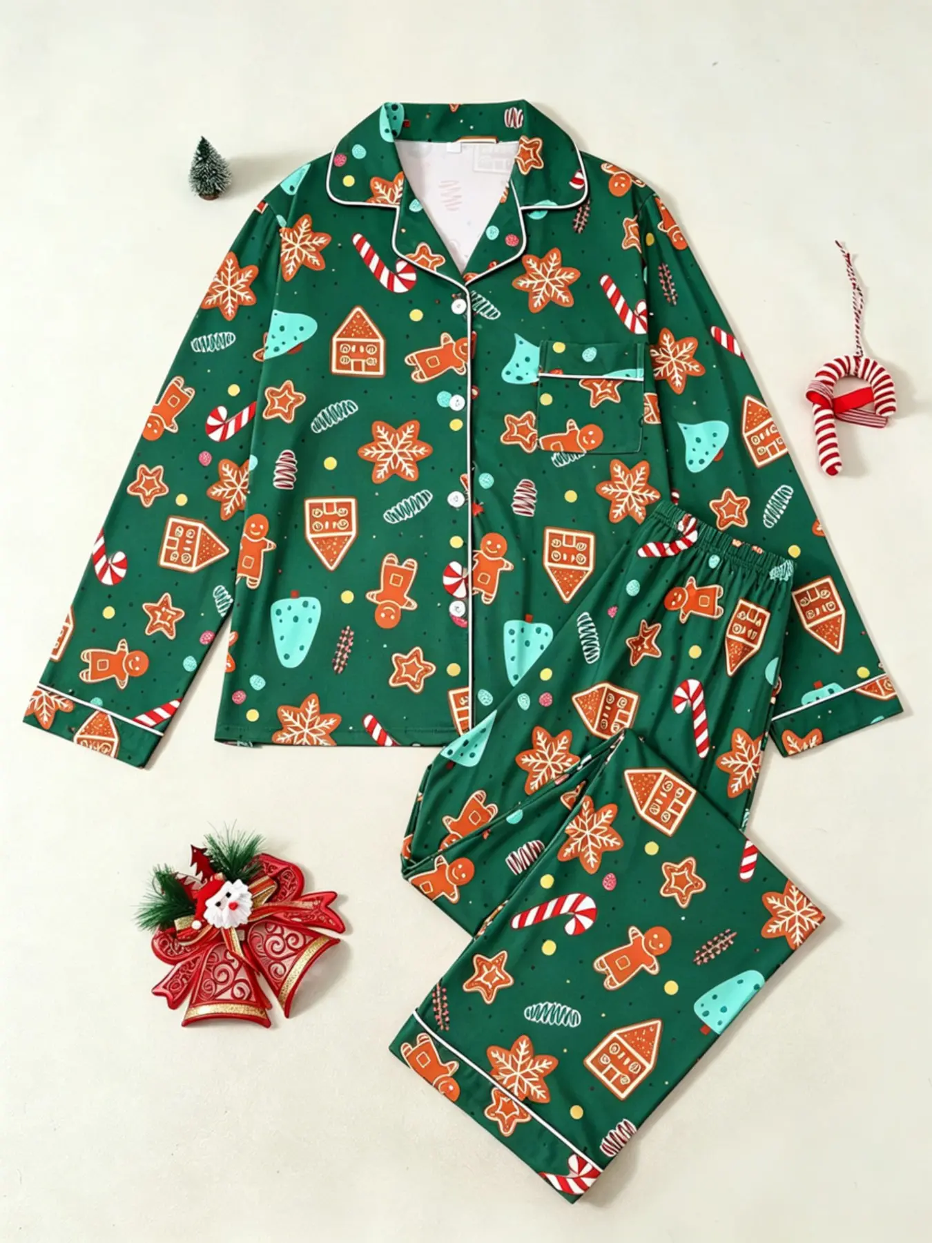 Women's Christmas Gingerbread Fairy Tale Long Sleeve Pajama Set, Fitted Holiday Home Wear, Comfortable Casual Sleepwear, Perfect for Festive Photoshoots