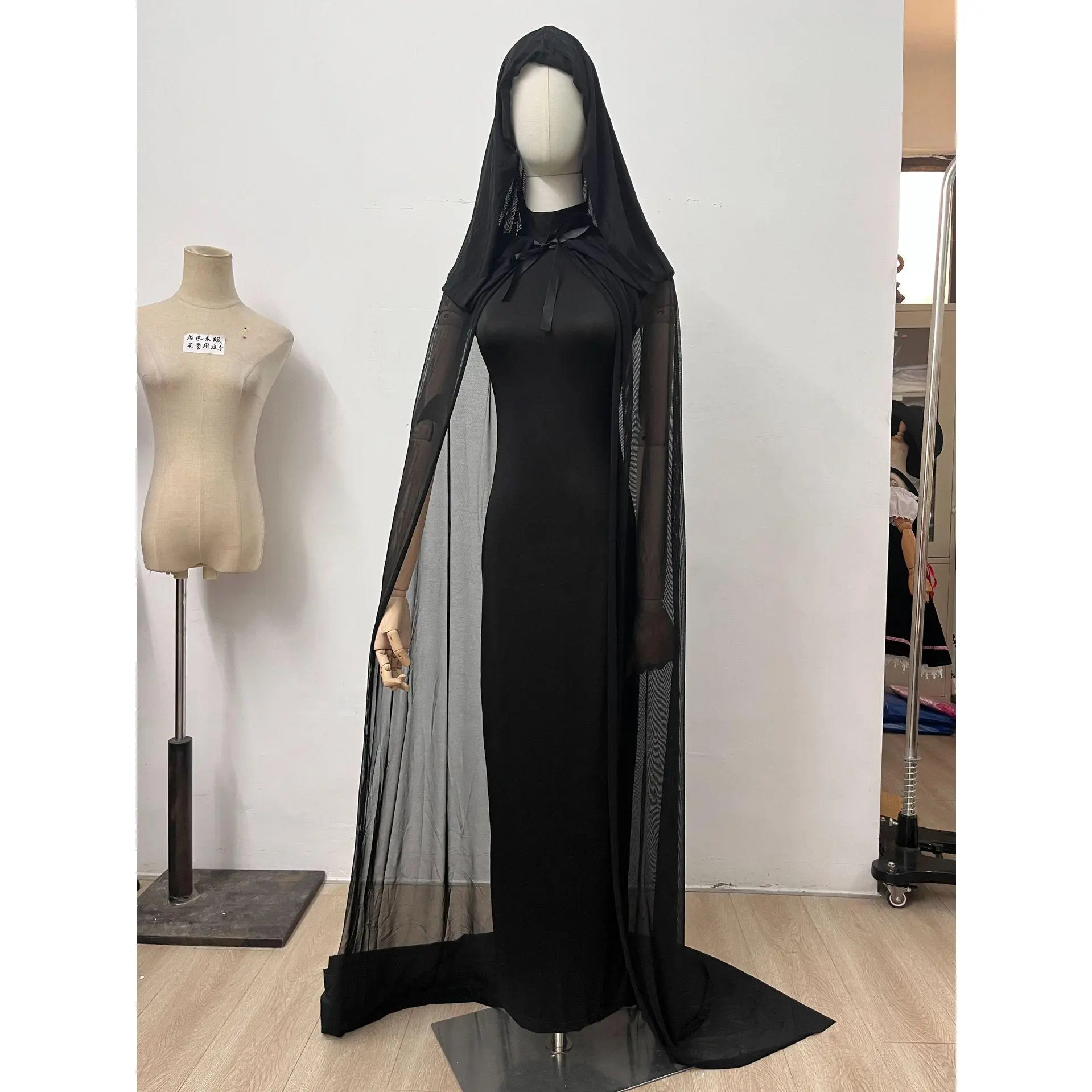 Halloween Vampire Witch Outfit Ghost Costume With Mesh Cape For Masquerade And Stage Performance Shows