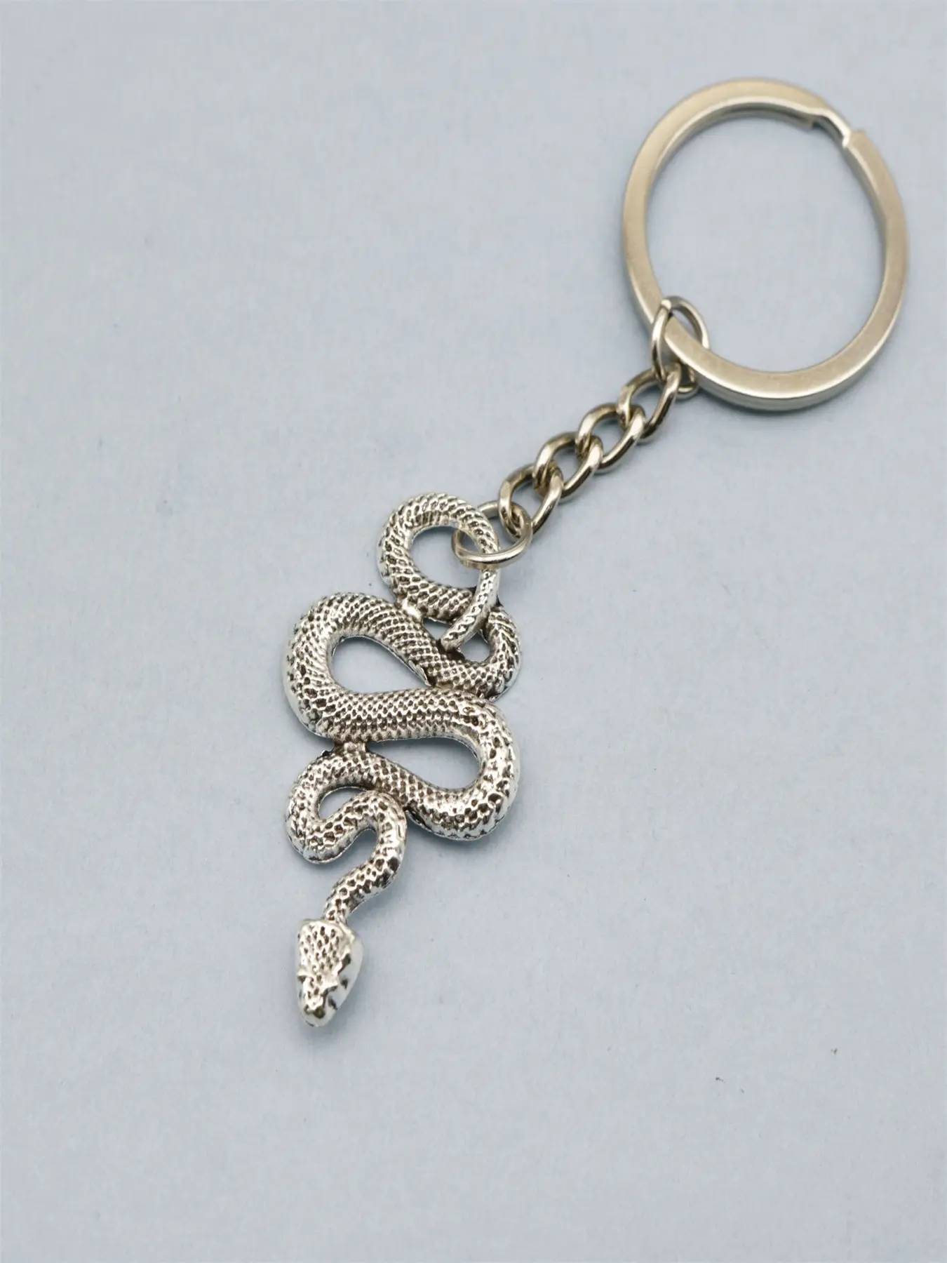Vintage Geometric Snake Keychain, Keychain Collectibles, Punk Style Coiled Snake Pendant, Unique Motorcycle Backpack Charm, Zodiac Snake Gift