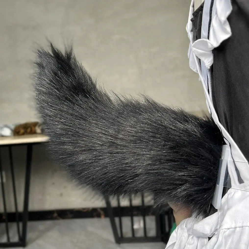 Realistic Furry Electric Tail - Moving & Shaking Costume Accessory Fox Wolf Style for Halloween Cosplay Anime