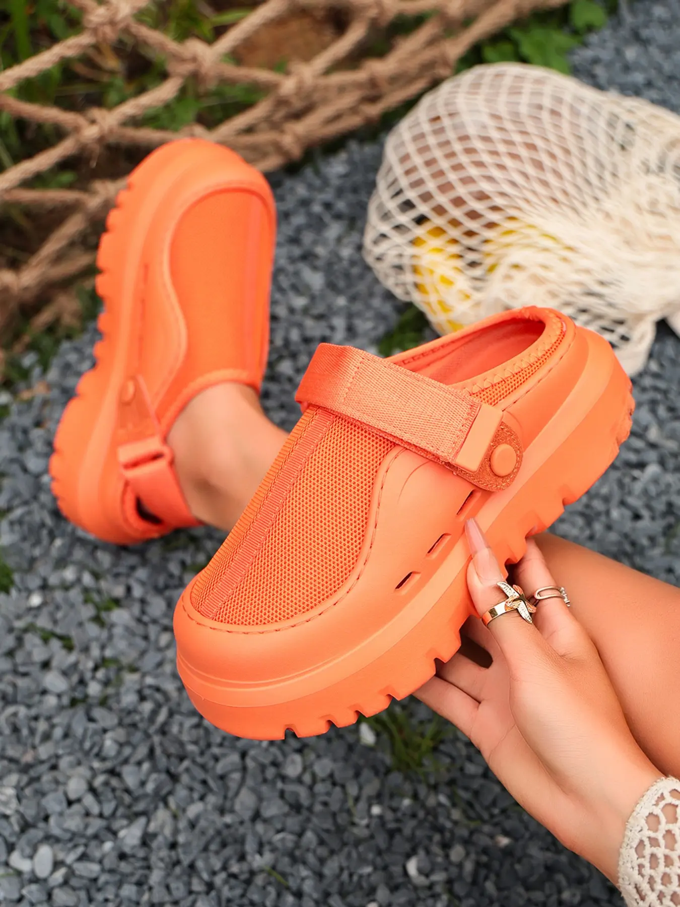 Outdoor Breathable Closed Toe Clogs Shoes, Adjustable Webbing Strap, Lug Sole Slip-On Walking Mules, Unisex Couple Loafers, All Seasons