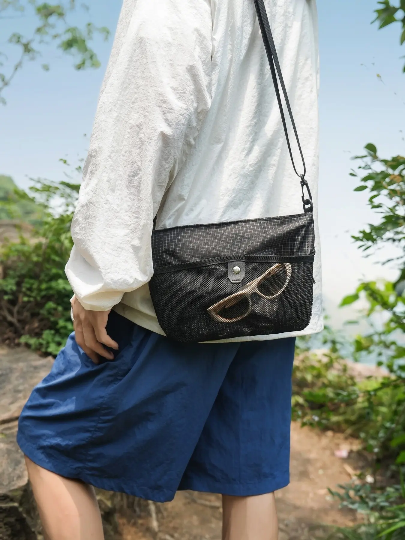 Unisex Lightweight Zipper Shoulder Bag, Commuter Casual Phone Storage Crossbody Backpack, Versatile Trendy Travel Bag for Men and Women