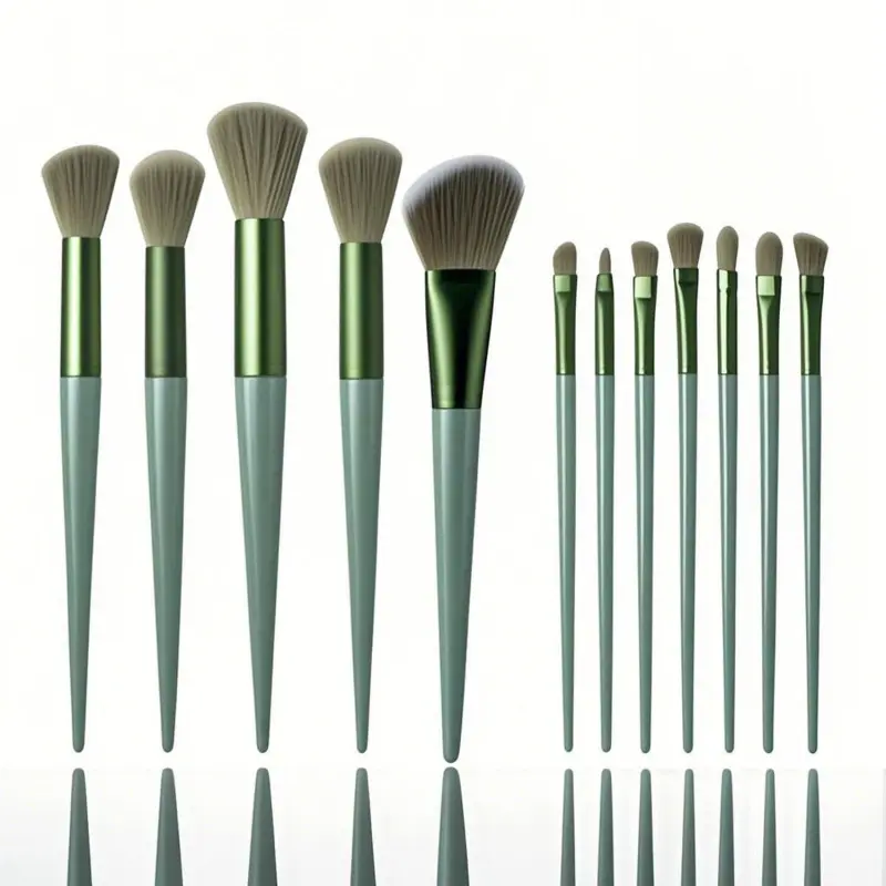 Makeup Brush Set, 13-piece makeup brush set, suitable for foundation, eyebrows, concealer, eyeshadow, loose powder, etc., travel and daily makeup brush set (green): Beauty and personal care