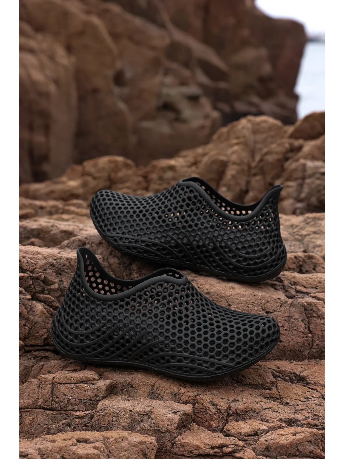 Men Mesh Splice Adjustable Buckle Platform Slide Sandals, Fashion Letter Print Open Toe Slip On Slippers, Non-Slip Thick Sole Sport Casual Indoor Outdoor Walking Slides