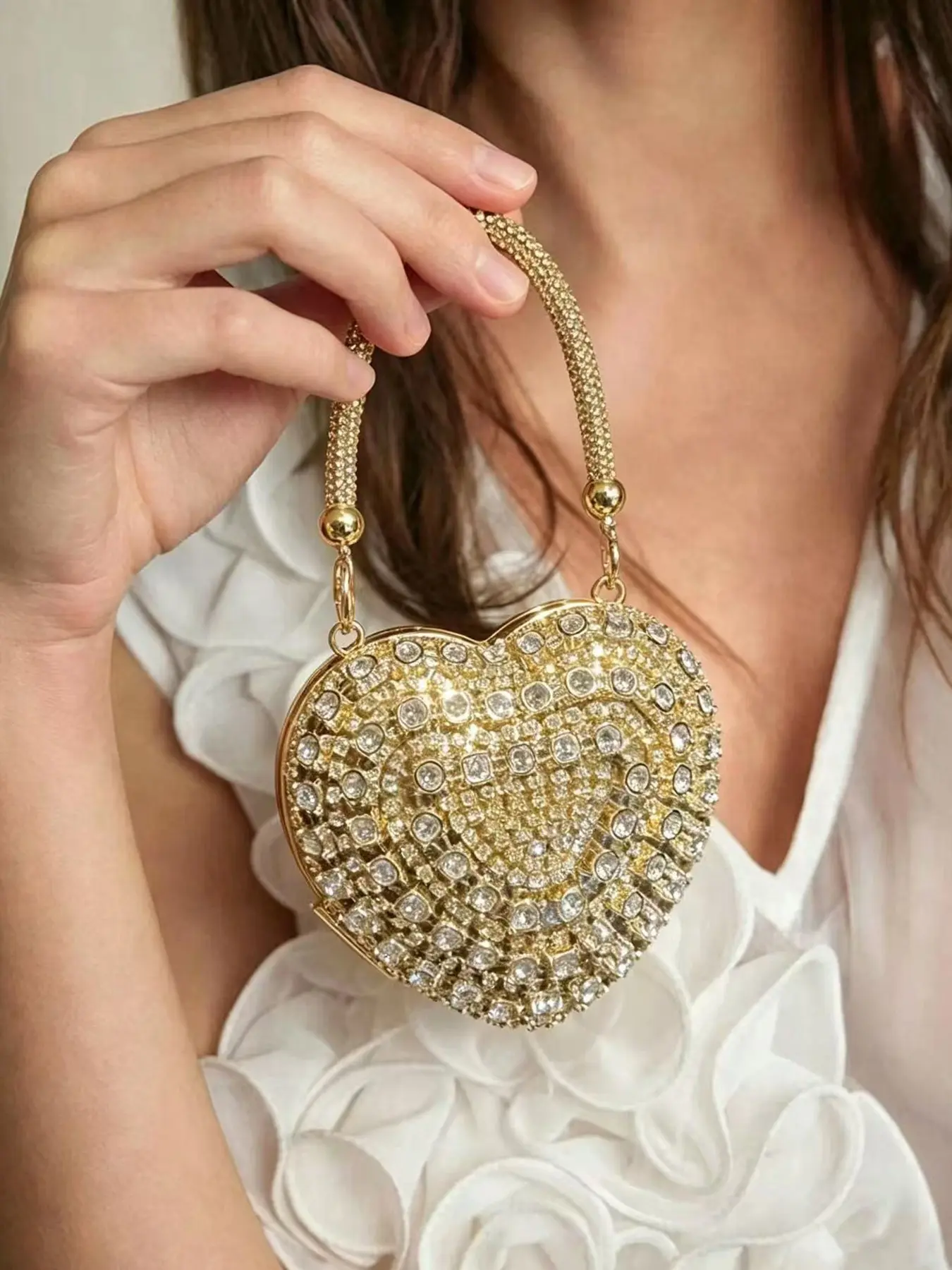 Light luxury sparkling diamond heart handbag, a boutique design with an exquisite and high-end heart-shaped handbag, versatile for daily outings, dates, evening dinners, and parties, stylish and easy-to-carry, Elegant Evening Bag