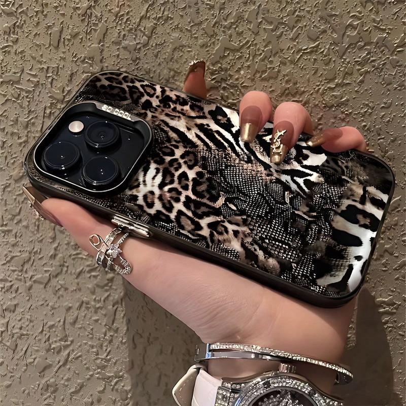 Leopard and snake pattern splicing phone case, this product is a 2D image, compatible with iPhone 17/16/15/14/13/12/11 Pro Max/X/XS/Xs Max/XR/16E/7P/8P, making it a perfect Christmas gift for friends, family, or for personal use.