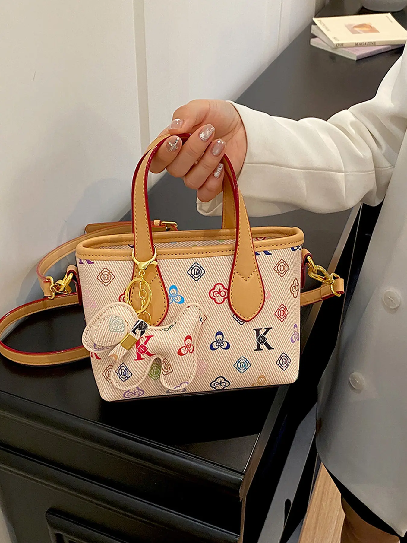 Super stylish crossbody bag for women, spring/summer niche high-end handbag, very popular for work