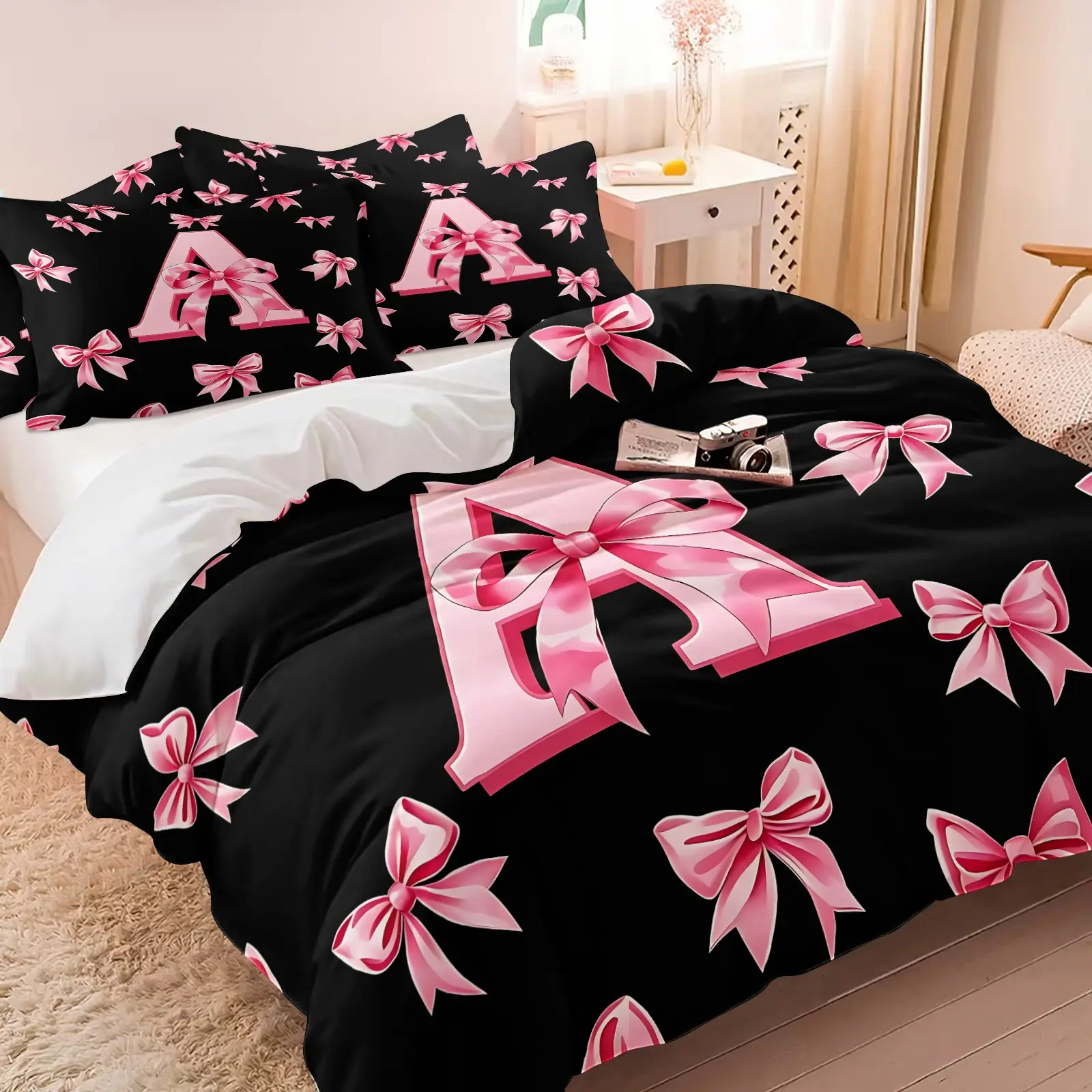 Coquette Style Black Pink Bow Letter A Duvet Cover Set, 1 Duvet Cover + 1-2 Pillowcases, Coquette Bowknot Style Bedding Set, Soft Microfiber, Preppy Girly Bedroom Decoration, Gift for Coquette Aesthetic Enthusiast