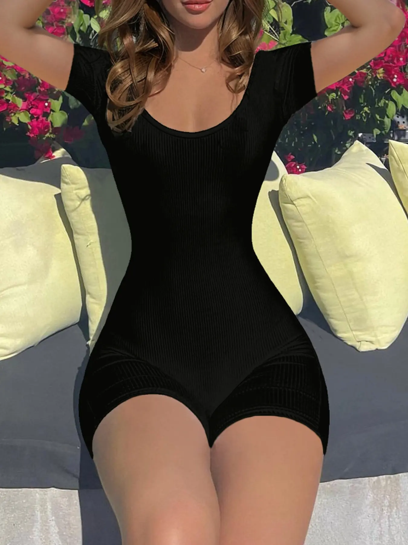 GILIPUR Women's Black Ribbed Knit Short Sleeve Romper, Scoop Neck Slim Fit Bodycon One Piece Stretchy Tight Jumpsuit, Y2K Casual Streetwear Basic Playsuit, Solid Color Overalls for Daily, Beach & Lounge Wear TChic
