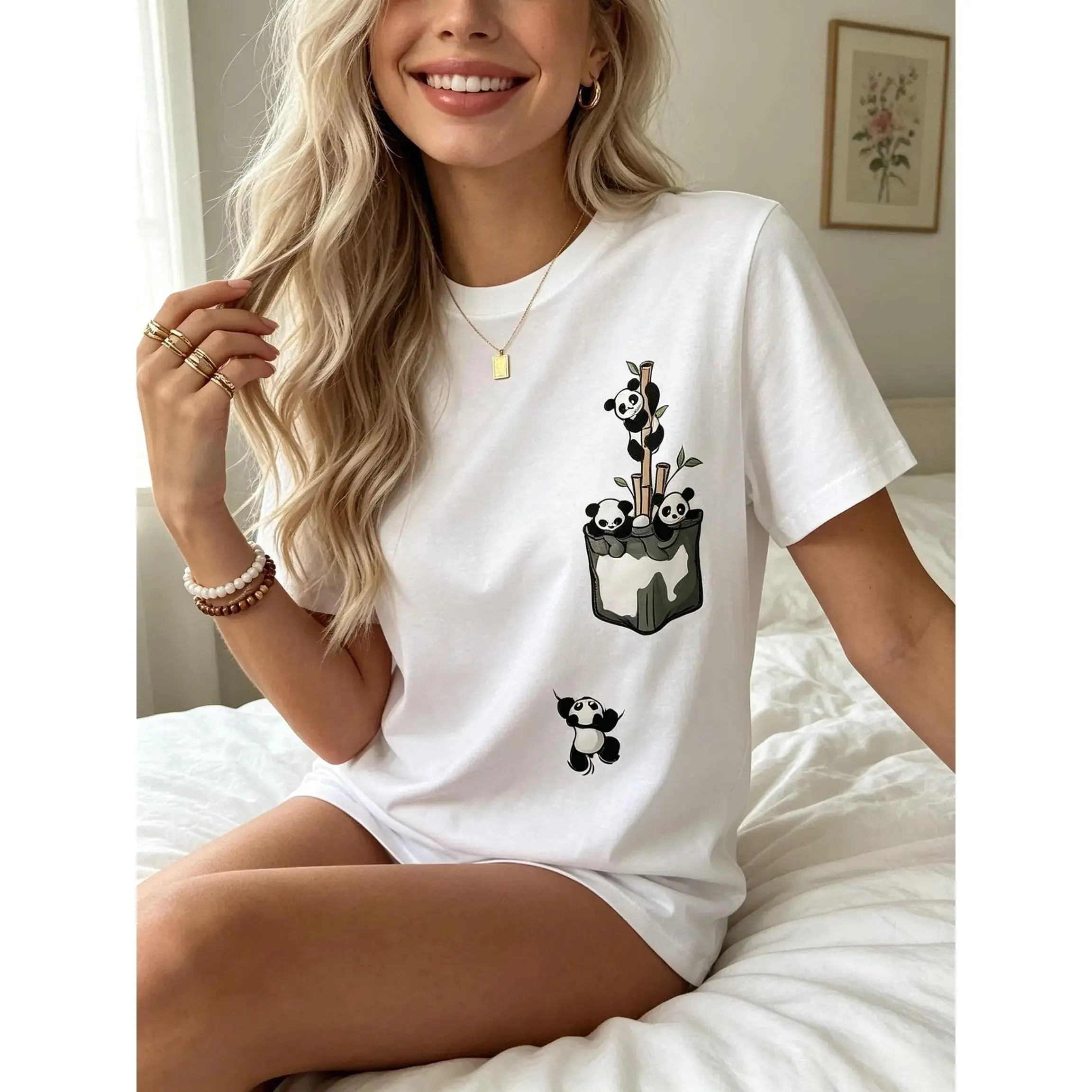 Panda Graphic Shortsleeve T-shirt for Women, Cute Fitted Organic Cropped Top, Casual Crew Neck Tee with Pocket, Clothes