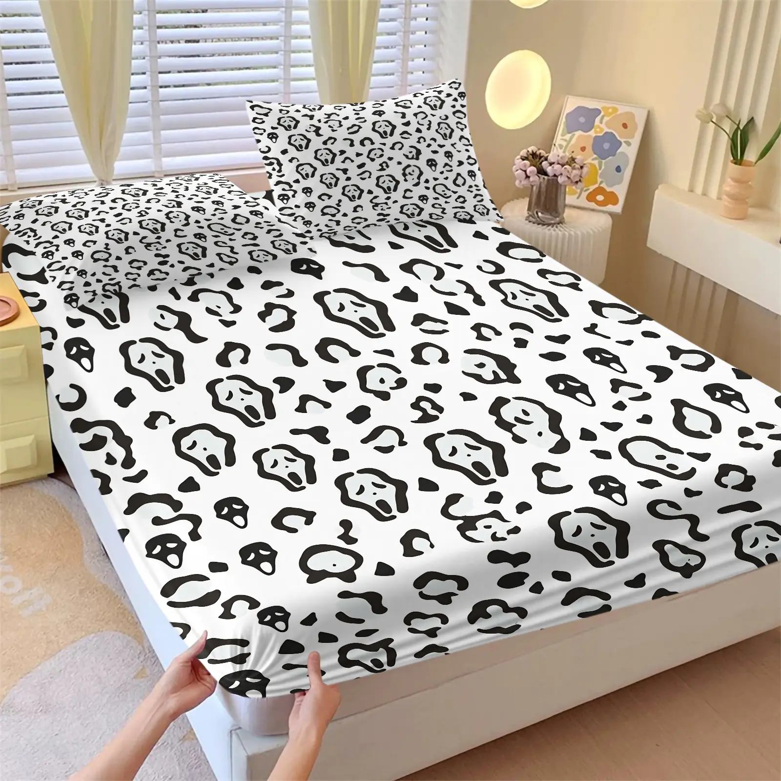 Simple Scream Ghost Face Leopard Spot Print Fitted Sheet Set, 1 Fitted Sheet & 2 Pillowcase, Gothic Horror Halloween Bedding All Size, Spooky Spot Bed Set, Breathable Soft, Gift For Halloween And Thriller Film Lovers