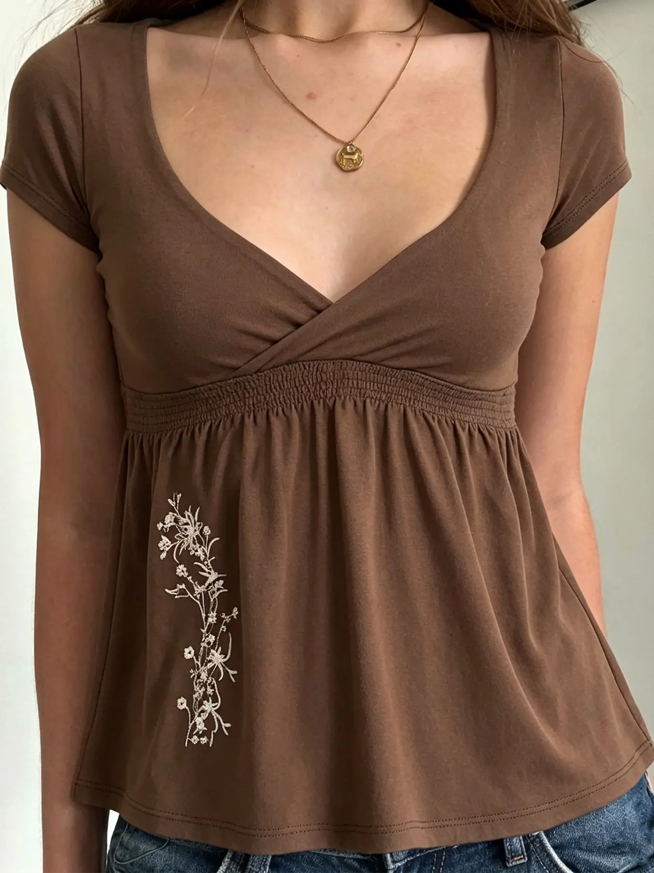 Vintage Floral Embroidery V-Neck Cross T-Shirt, Y2K Short Sleeve Pleated A-Line Top, Cute Summer Grunge Style for Women
