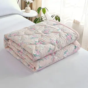 Ultrasonic pink rose floral pattern summer blanket, Rose Flower Blanket, soft and breathable summer thin blanket, summer cool blanket, suitable for summer bedroom, office, bed, living room, and home leisure use as a thin blanket