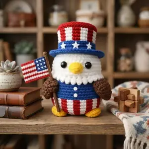 Independence Day Knitted Bird Ornament Gift, Handmade Woven Decorative Collectible, Suitable for Ages 3+, Memorial Decoration
