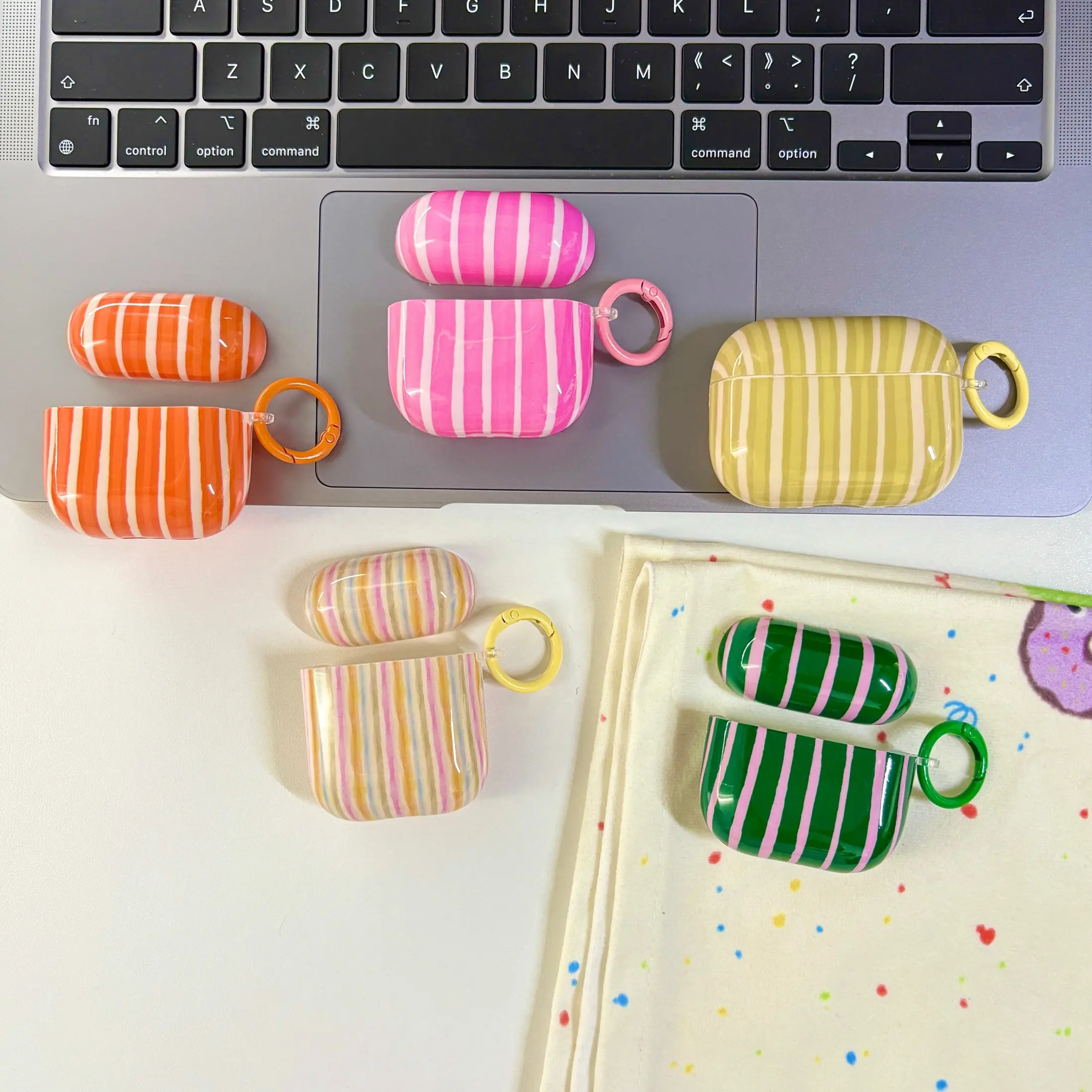 Colorful Multicolor Green Pink Yellow Orange Color Vertical Stripes Glossy Surface Earphone Protective Cover Case Audio Accessory For AirPods 1 2 3 4 Pro Pro2 Pro3