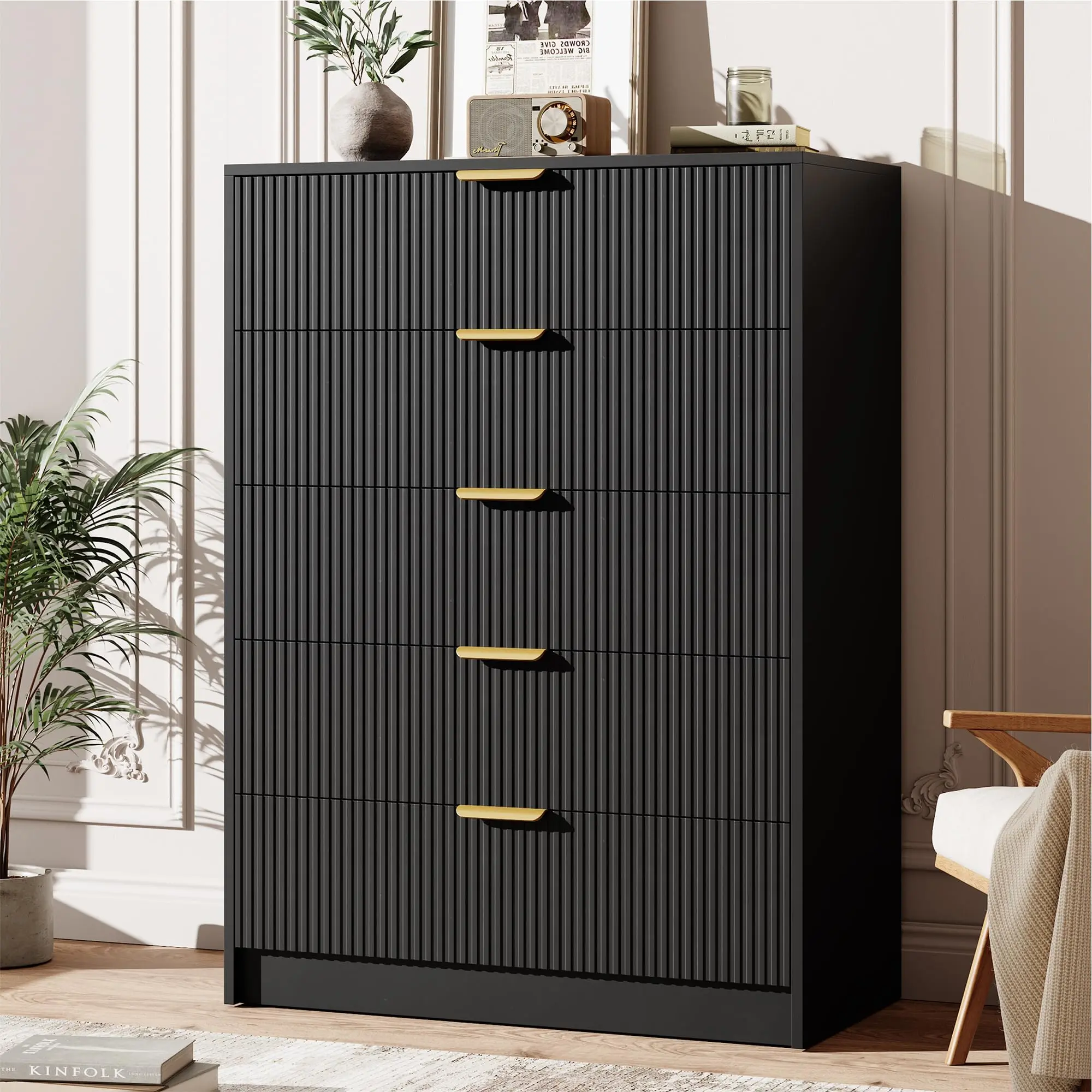 5 Drawer Dresser, Modern Fluted Chest of Drawers with Golden Metal Handles, Sturdy Storage Organizer for Bedroom, Living Room, Entryway and Hallway