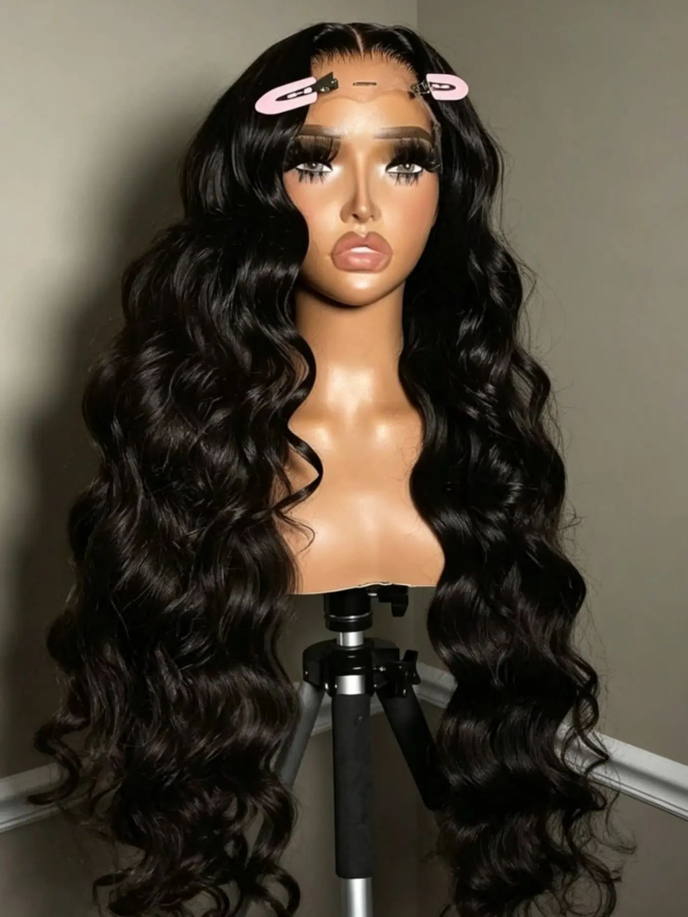 28-Inch 180% Density Lace Front Wig, Natural Wavy Hair, Pre-Plucked, Daily Use, Fashionable and Stylish, All Seasons