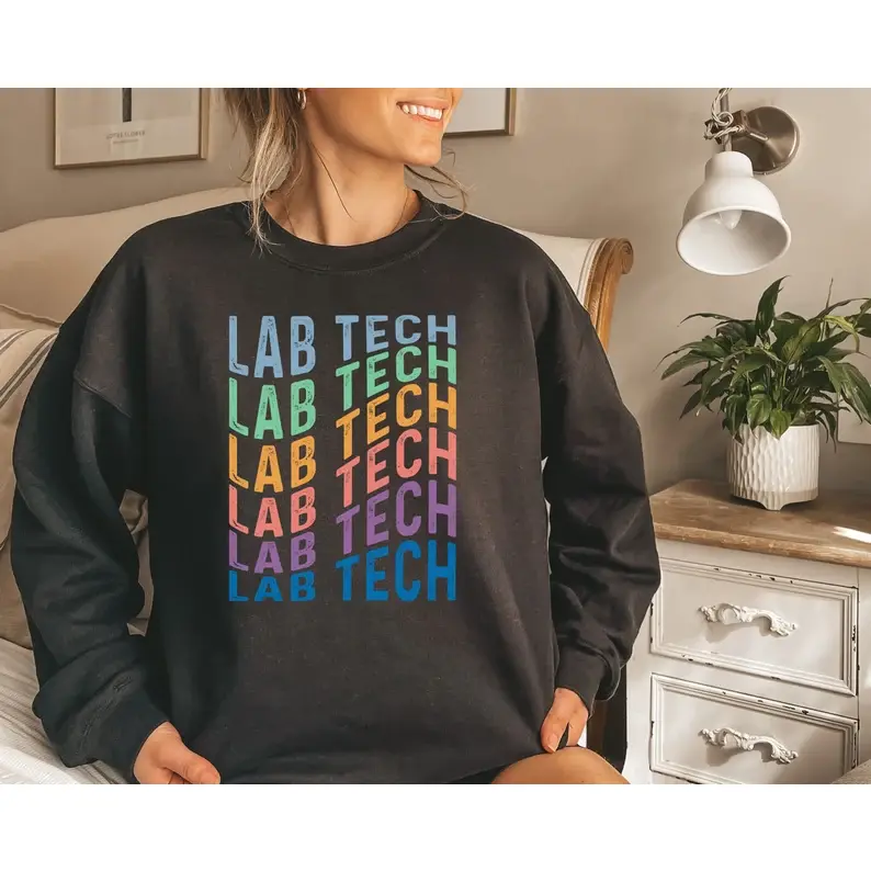 Vintage Lab Tech Graphic Oversized Crewneck Sweatshirt, Multicolor Repeated Letter Printed Craft Cotton Top, Comfort Fashion Outfit, Cute Lab Worker Design, Best Valentine’s Day Gift For Him & Her, Holiday Present For Laboratory Staff