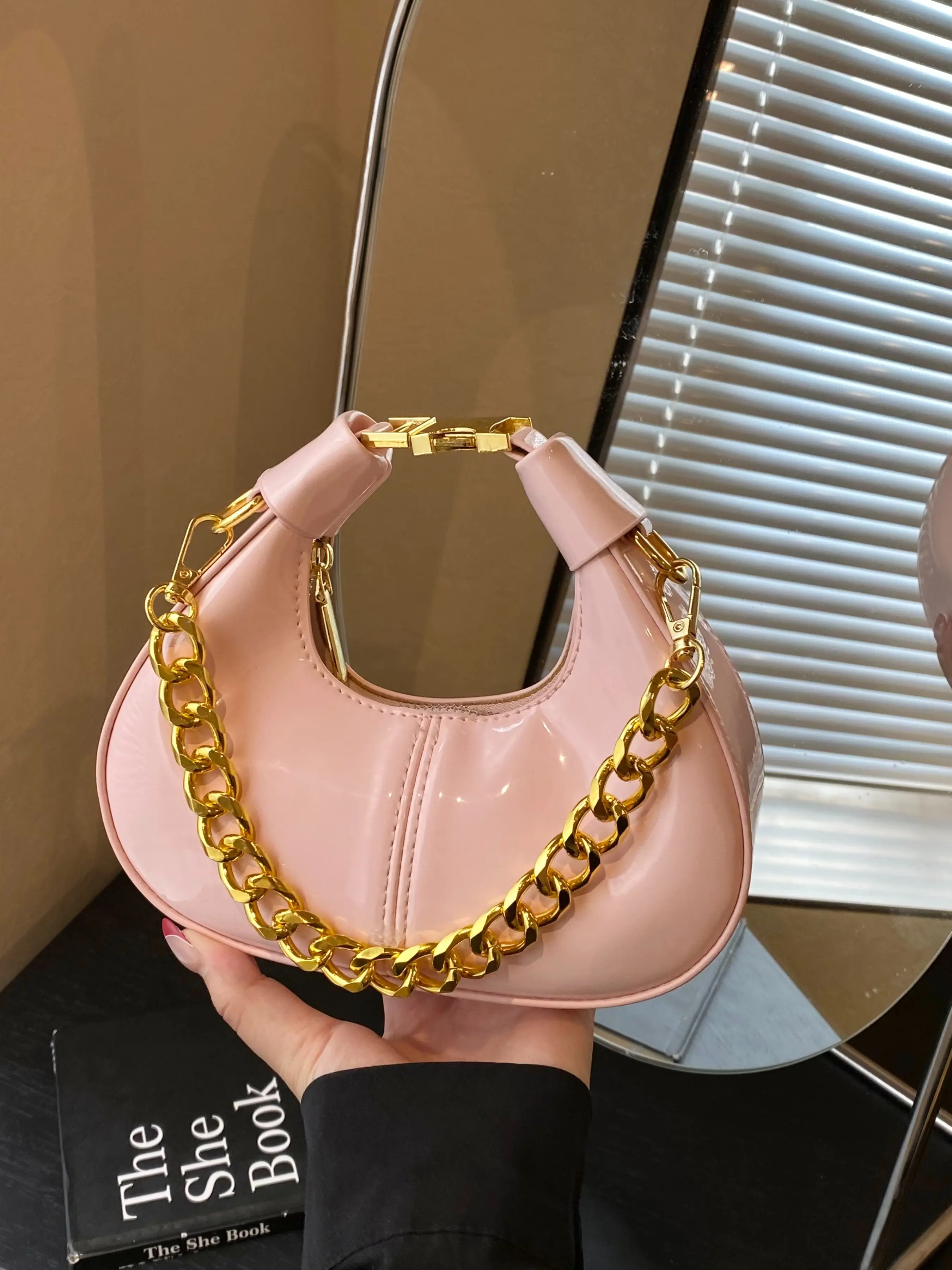 Elegant Mini Dumpling Bag for Women, 2026 New Fashion Versatile Chain Shoulder Bag, Luxury Handbag Crossbody Bag, Stylish and Lightweight, Suitable for Thanksgiving, Christmas, and men's gift giving