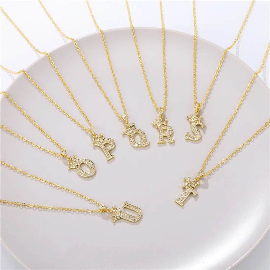 26 Letter Initial Necklace for Women, Personalized Zircon Pendant Necklace with A-Z Charms, Dainty Gold Tone Fashion Jewelry, Trendy Minimalist Accessory for Everyday Wear, Dates, Parties & Gifts