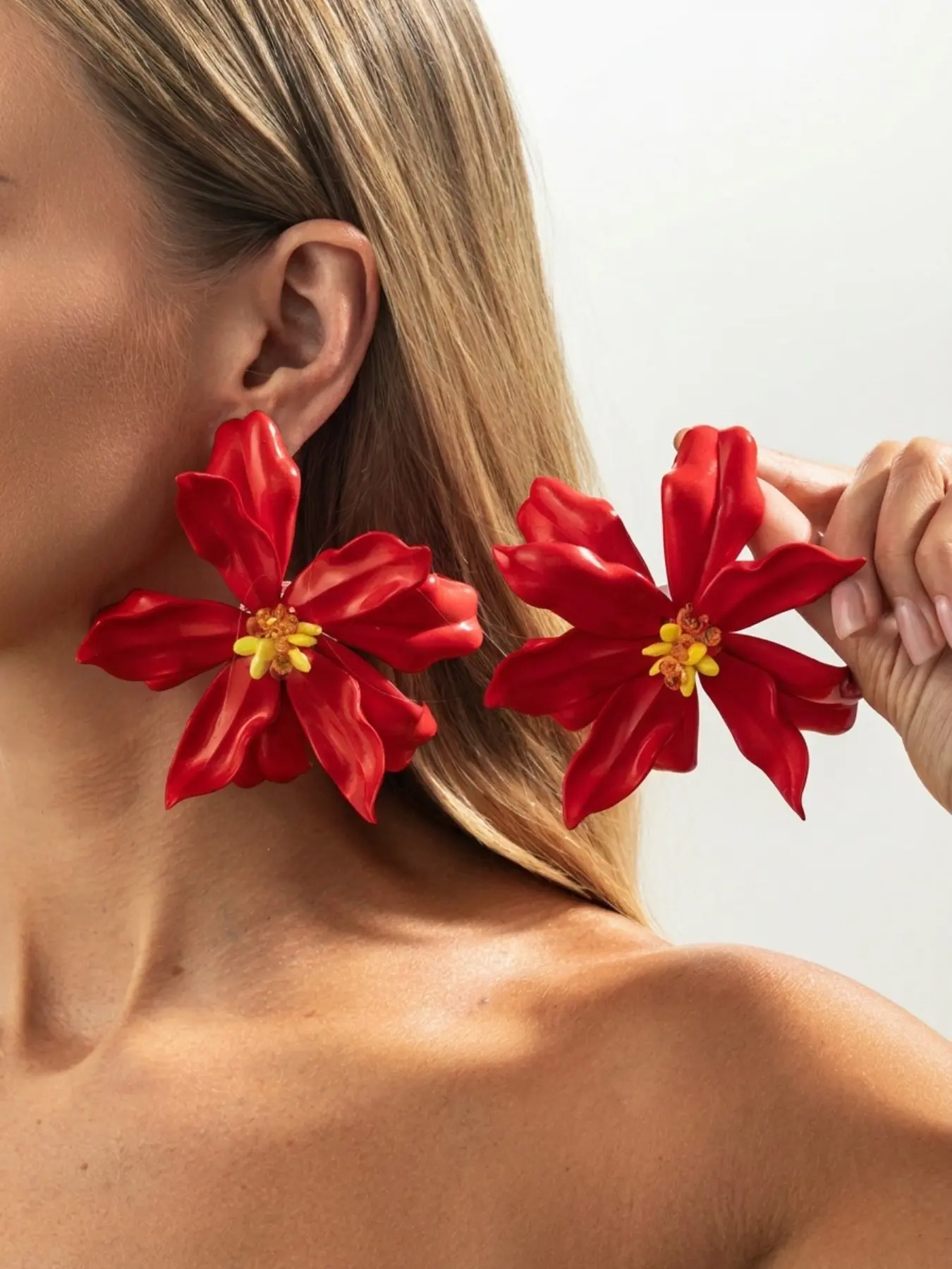 1 Pair Large Red Flower Earrings Vacation Style Three Dimensional Petal Lightweight Resin Accessories for Women Beach Banquet Photo Outfit