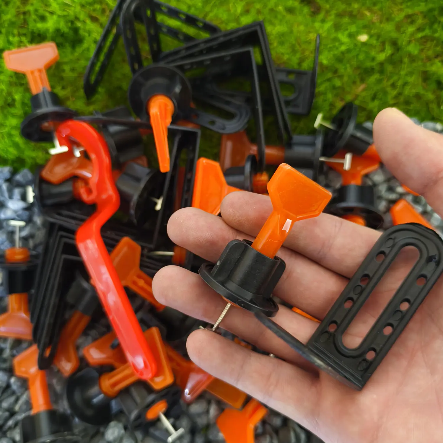 15 pcs right angle aligner and 30pcs tile leveling tool+1pc wrench, Ceramic tile leveling card and gasket set plastic positioning card and wedge pad, suitable for perfect tile leveling of floors and walls