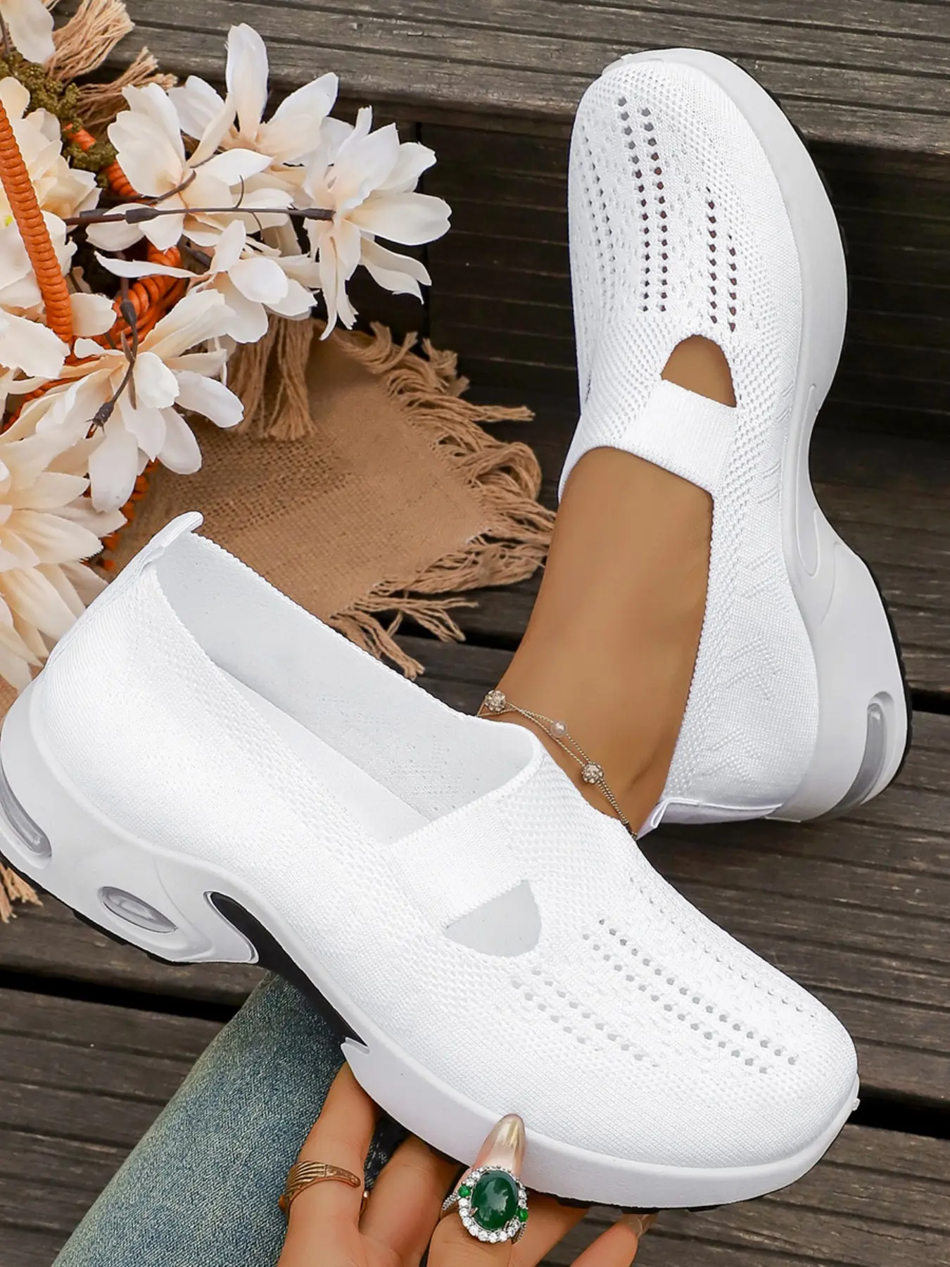 Women's Breathable Slip-On Casual Shoes, Soft Sole Comfortable Walking Shoes, Ideal for Elderly and Long Hours at Work, Casual Lightweight Shoes