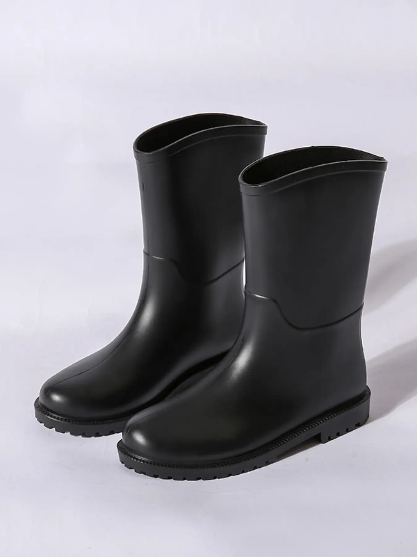 Matte Solid Color Mid-Calf Rain Boots, Waterproof, Dry, Flat Sole, Anti-Slip, Durable, Versatile, Suitable for Daily Use, Grocery Shopping, Beach Trips