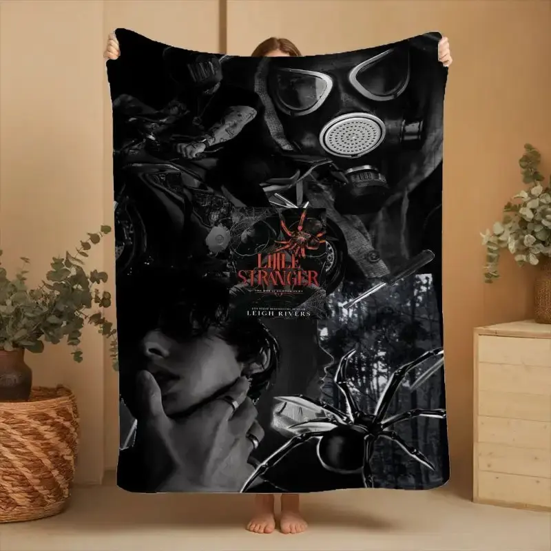 Little Stranger Cozy Flannel Blanket - Traditional Home Textile Graphic Throw, Soft, Warm, All-Season, Durable, Machine-Washable, Multi-Size, Wrinkle-Resistant, Ideal for Sofa, Perfect for Cozy Setup & Gifting
