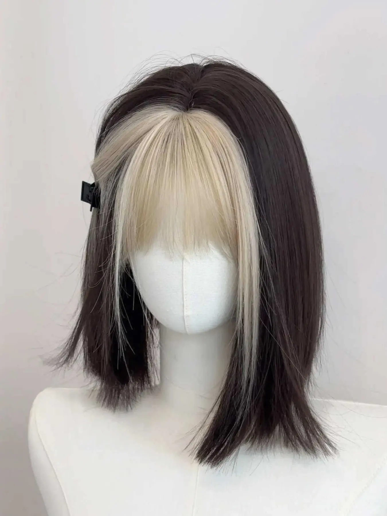 Women's Medium-Length Hair Wig, Bangs Dyed One-Blade Cut, Summer Thin Full Head Cap, Natural Breathable Realistic Wig, Synthetic Fiber Wig