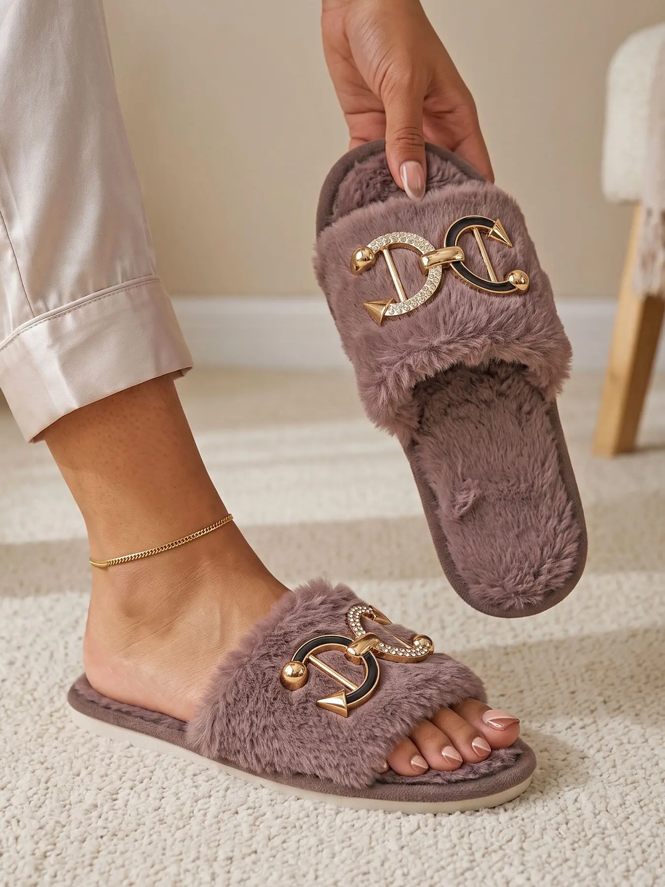 Soft Plush Slip-On Shoes, Dual Ring Decoration, Long Plush Warm Flat Sandals, Women's Autumn Winter Home Outdoor Slippers