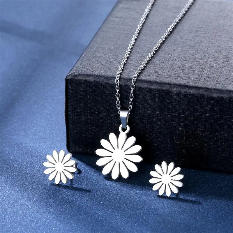 Women's Unisex 2-Piece Daisy Flower Jewelry Set - 316L Stainless Steel Choker Necklace, Matching Stud Earrings, Everyday Elegant Charm Accessory, Chocker Necklace, Flowers, Daily, Pendant, Letter, Charm Set Necklaces