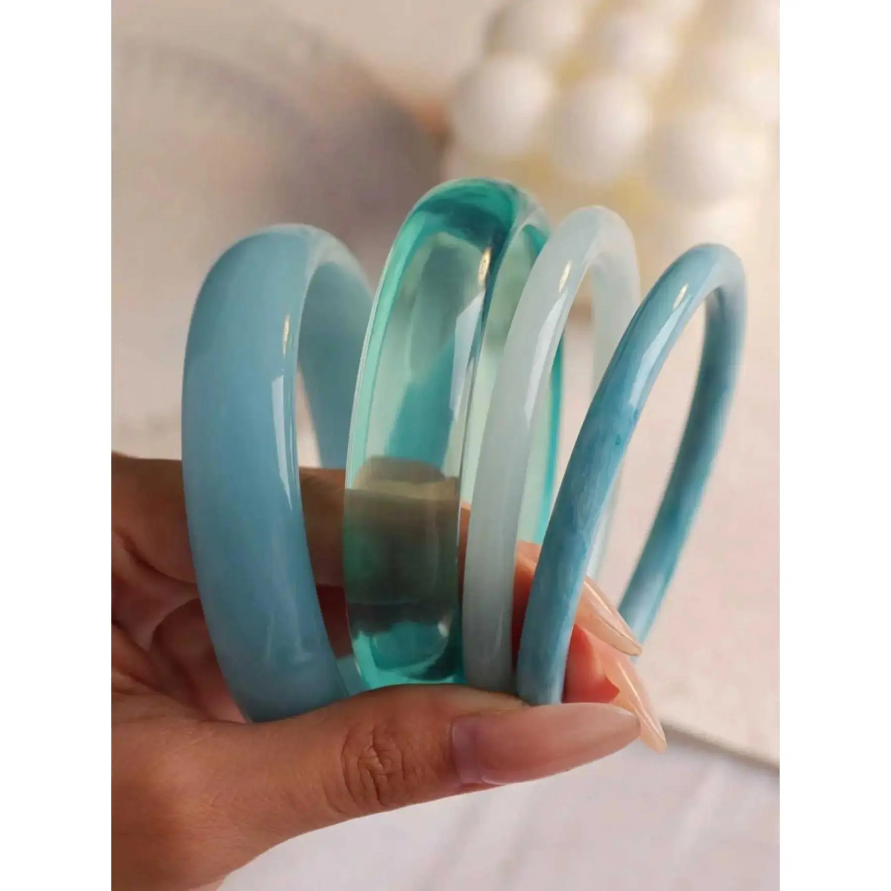 Women's Transparent Gradient Blue Resin Bangle Bracelet - 6.5cm Inner Diameter, Smooth Wide-Thin Band, Icy Glossy Light Blue Teal Marble Texture, Lightweight Plain Wrist Candy, All-Seasons Vibrant Cool-Toned Costume Jewelry Gift, Vibrant Cool-Toned Bracel