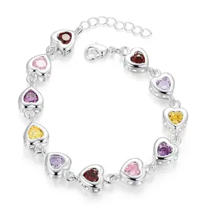 925 silver heart-shaped bead bracelet with mixed-color heart-shaped pendant. Adjustable size to fit most wrists. Anti-allergic and comfortable to wear. Suitable for daily wear, date parties and as a gift. T. Suitable for layering to create an atmosphere.