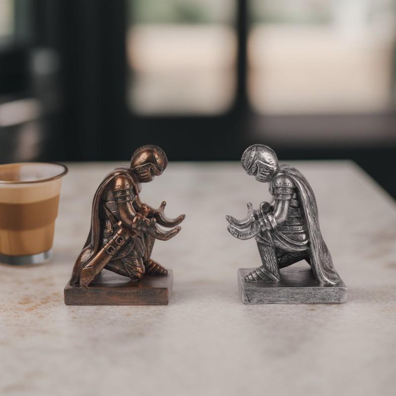 Resin Desk Organizer Sunglasses Holder Pen Stand Eyeglass Display Piggy Bank Home Office Decor