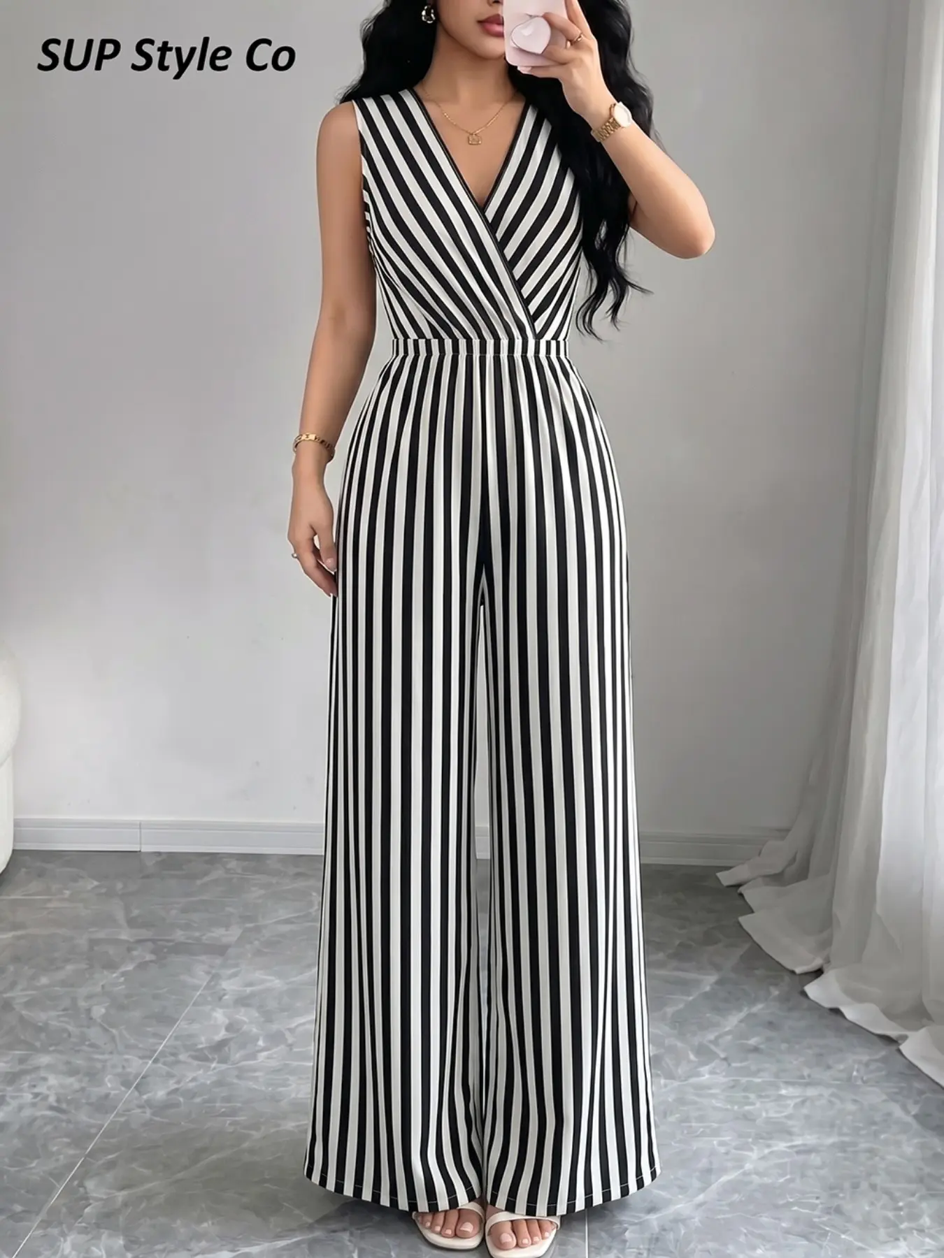 Women's V-Neck Striped Sleeveless Romper Jumpsuit, Elegant V-Neck Design, Casual Style for Fall & Winter, Perfect for Work & Dates, Flowy