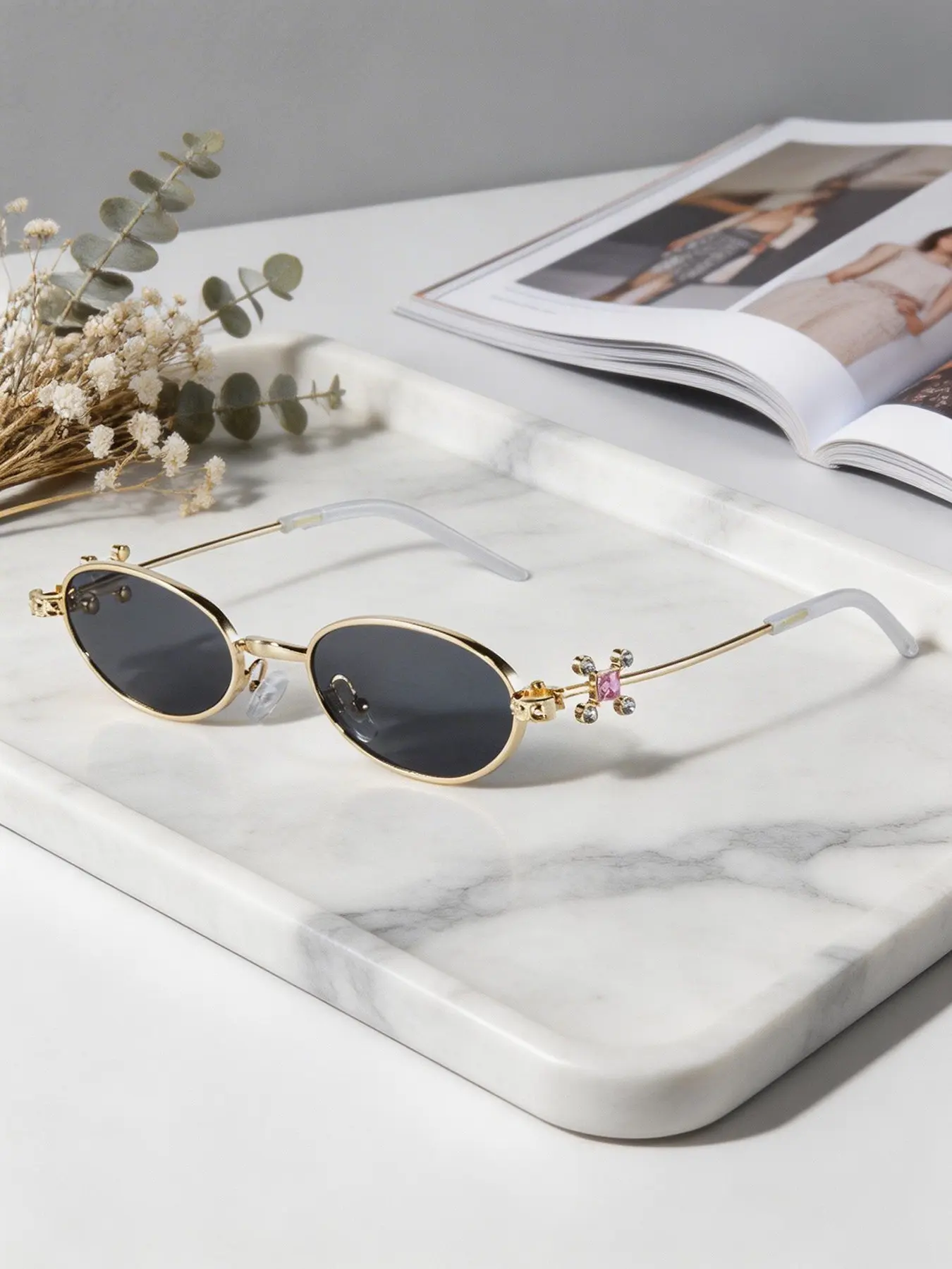 New Oval Sunglasses for Women with Rhinestones UV400 Protection Full Frame for Travel & Photos Versatile Natural Look