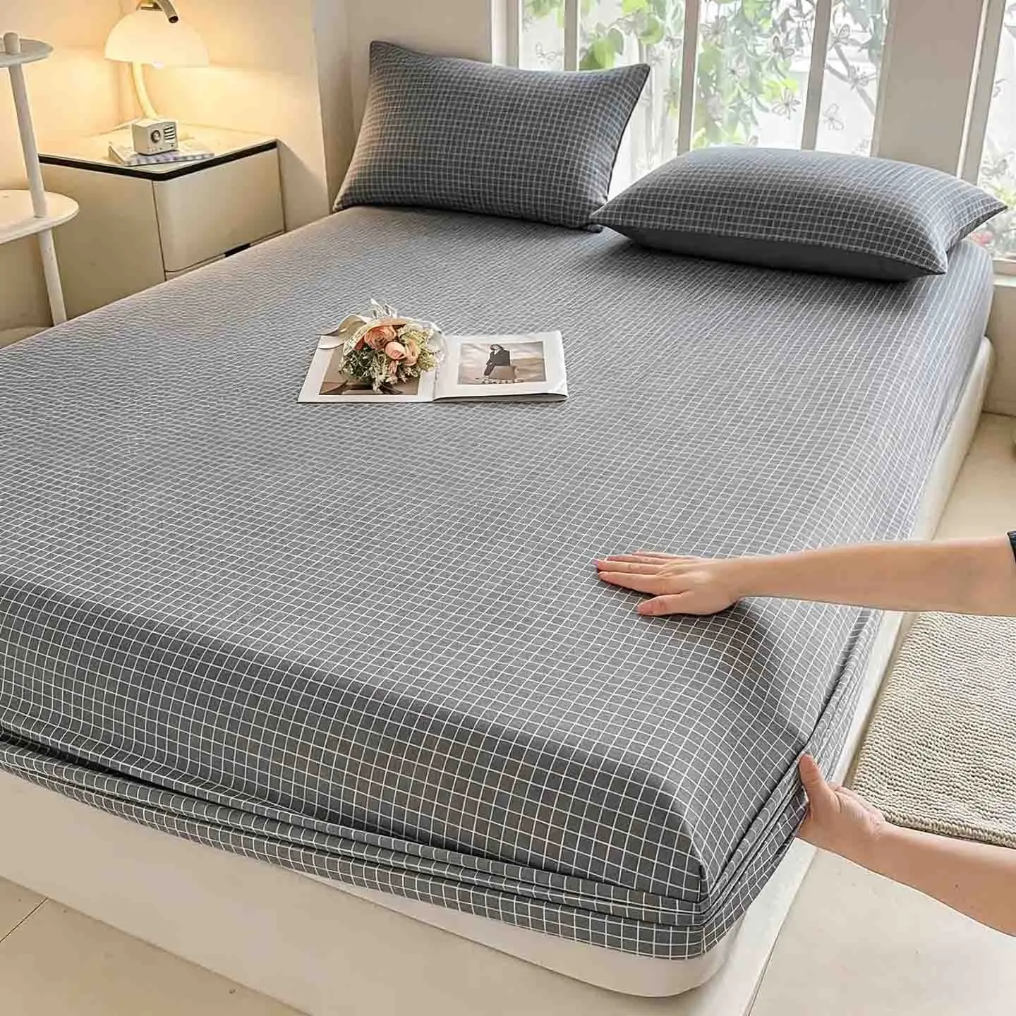 1pc Plaid Print Fitted Sheet, Dust-Proof Mattress Protector, Elastic Band, Breathable, Suitable for All Seasons, Single, Twin, King Size, Bedding Essentials
