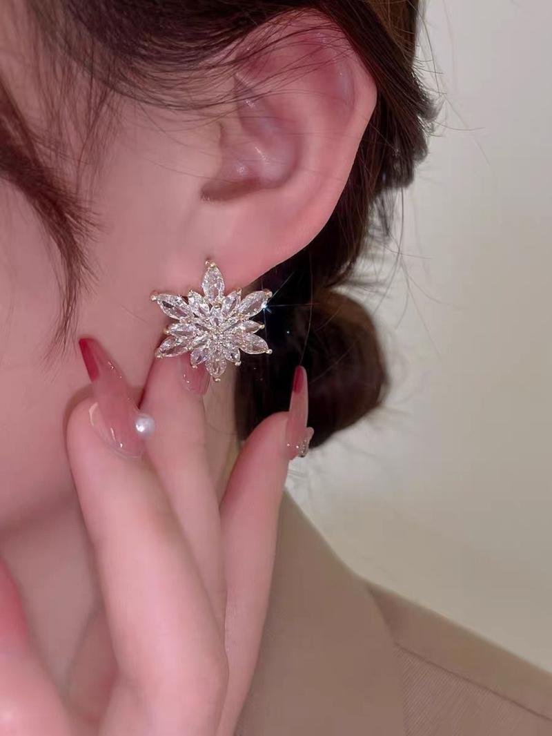 Snowflake Design Rhinestone Stud Earrings, Elegant Exquisite Jewelry for Women, Trendy Accessories for Party and Daily Life, High Quality Earrings
