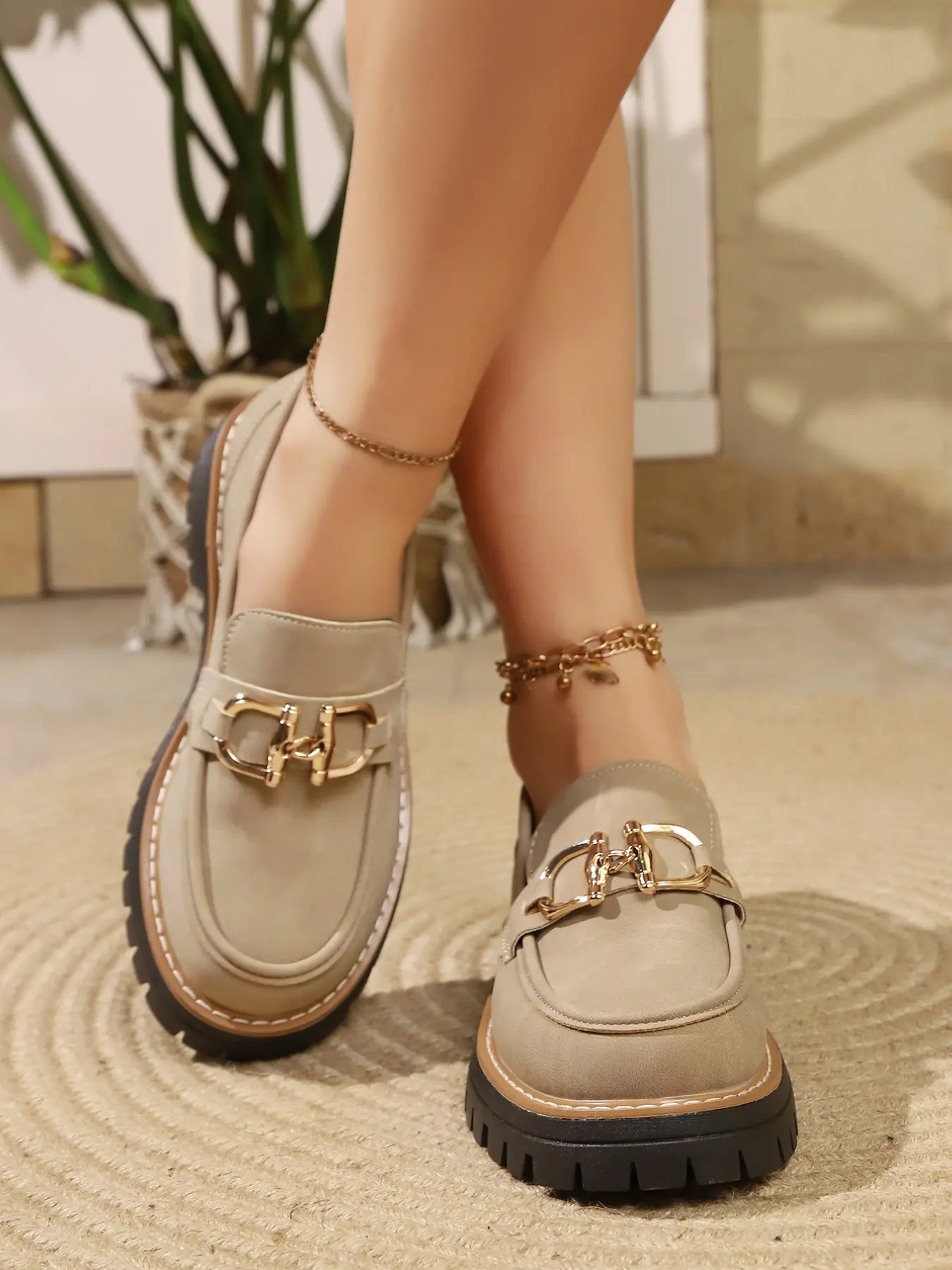 Women's Textured Metal Buckle Thick Sole Loafers, Vintage British Slip-On Leather Shoes, Chunky Heel Platform Casual Footwear