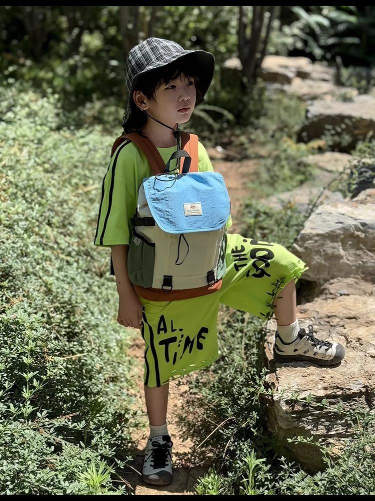 New Korean-style trendy and cool large-capacity children's backpack for travel, outdoor hiking, and kindergarten use for boys and girls