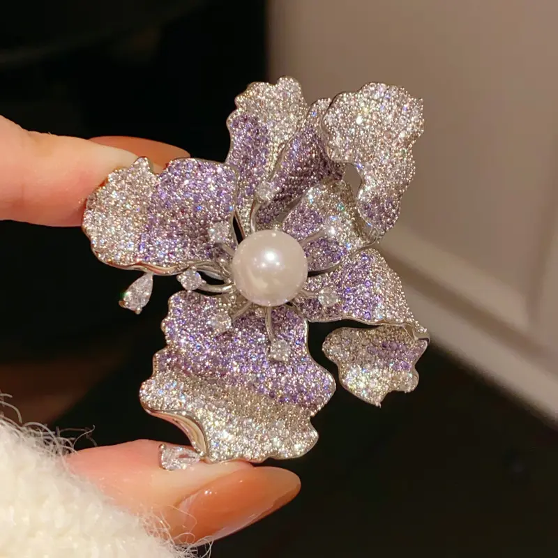 18K Thick Gold Plated Iris Flower Brooch Pin, Luxury French Style Floral Statement Brooch, Heavy Jewelry Craftsmanship Botanical Bloom Design, Elegant Lapel Pin for Women Suit Jacket Coat, Vintage Royal Garden Inspired Jewelry, High Fashion Couture