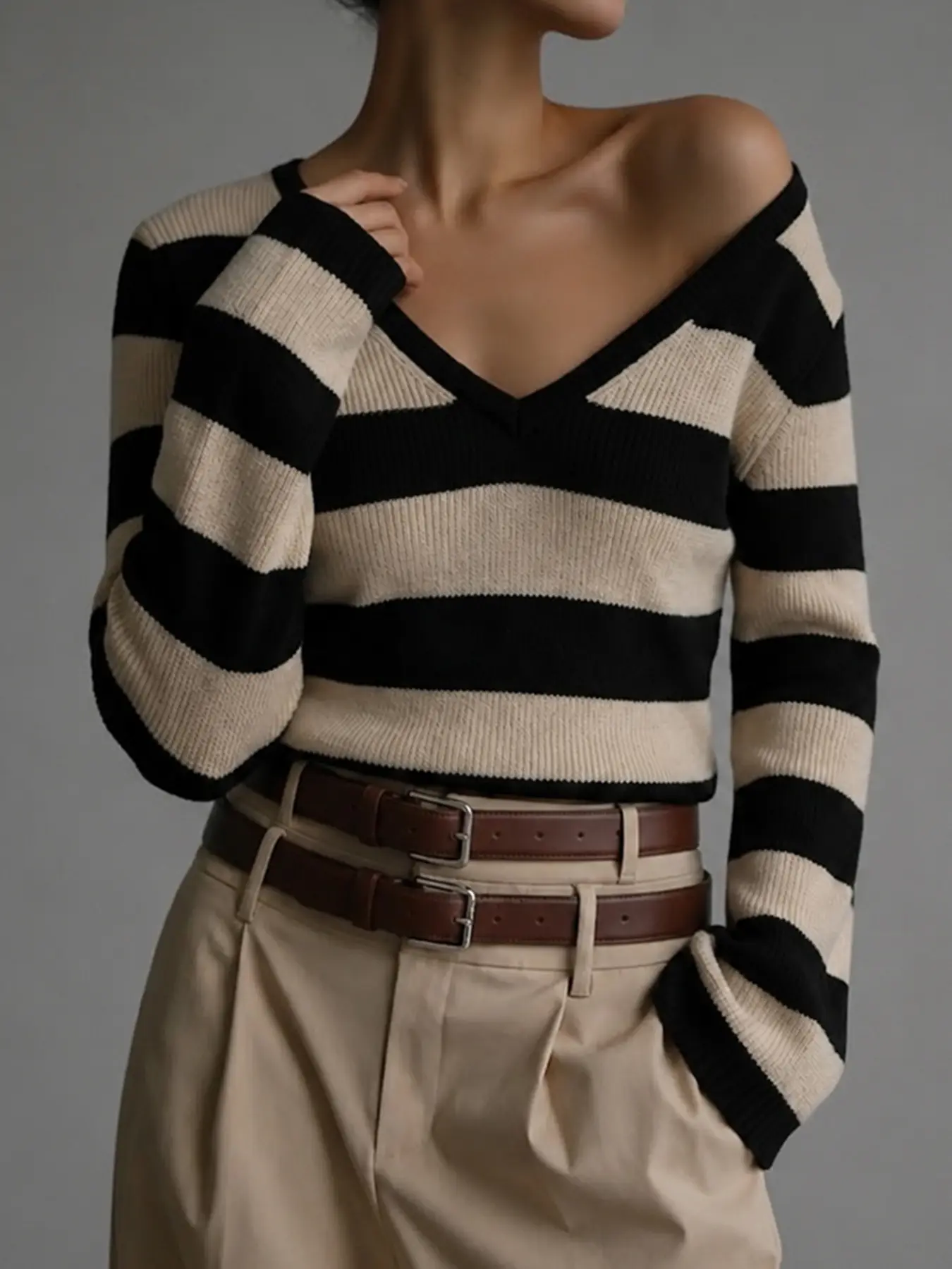 Vintage Striped V Neck Contrast Binding Sweater, Slim-Fitting Long Sleeve Pullover for Fall & Winter, Casual Warm Short Knit Top for Women, Fitted Striped Knitwear
