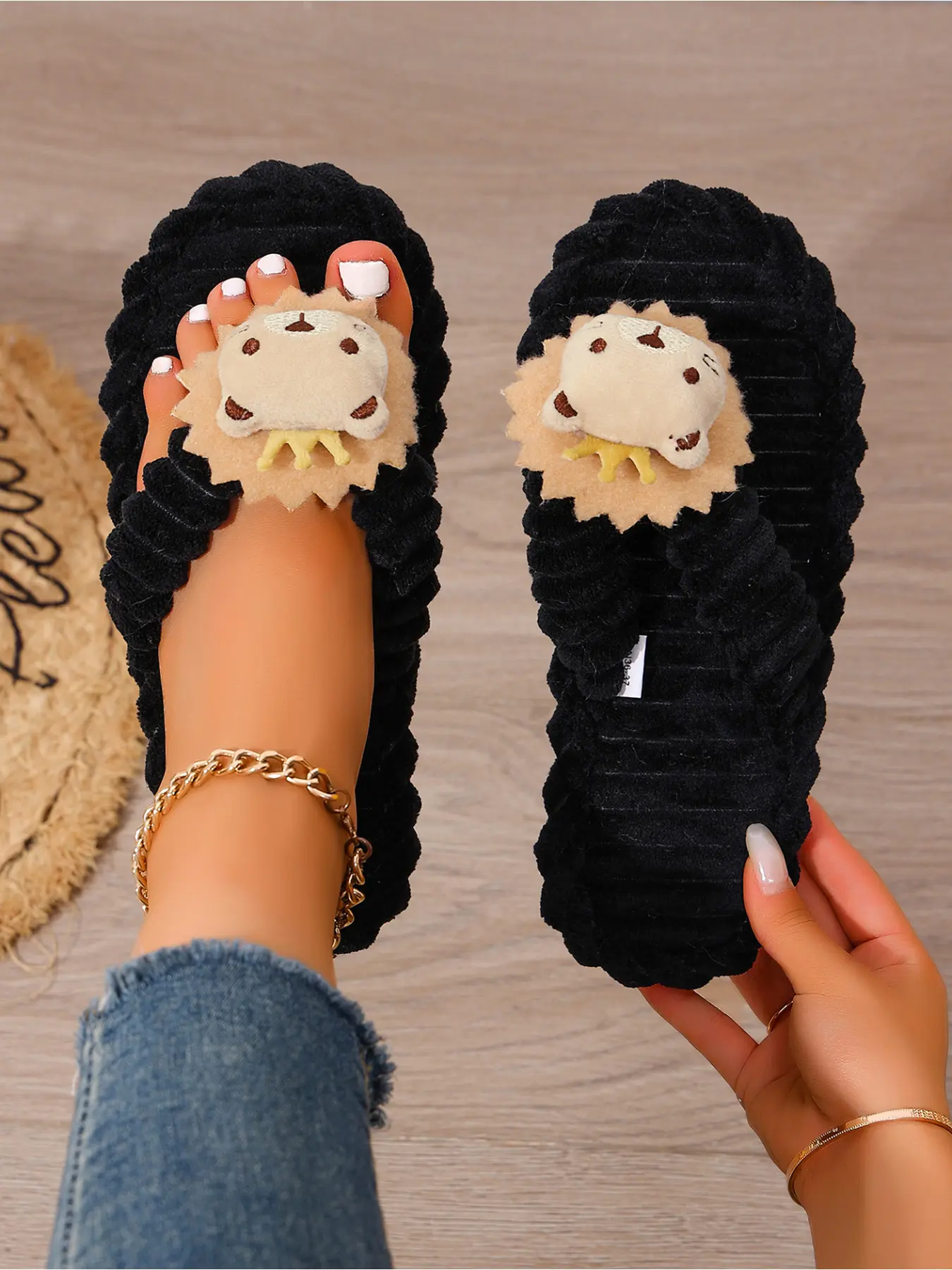 3D Cartoon Lion Decor Flannel Slippers - Soft Fuzzy Lined Toe-Exposing Flat Slides for Women Home Use, Daily Wear, and Cold Weather Warmth