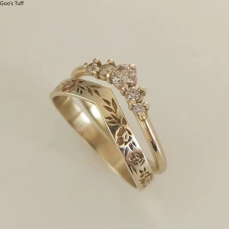 Women's Minimalist V-Shape Floral Wreath Ring Set, Gold-Tone Zircon-Inlaid Costume Jewelry, Viral Western Bridal Engagement Wedding Gift